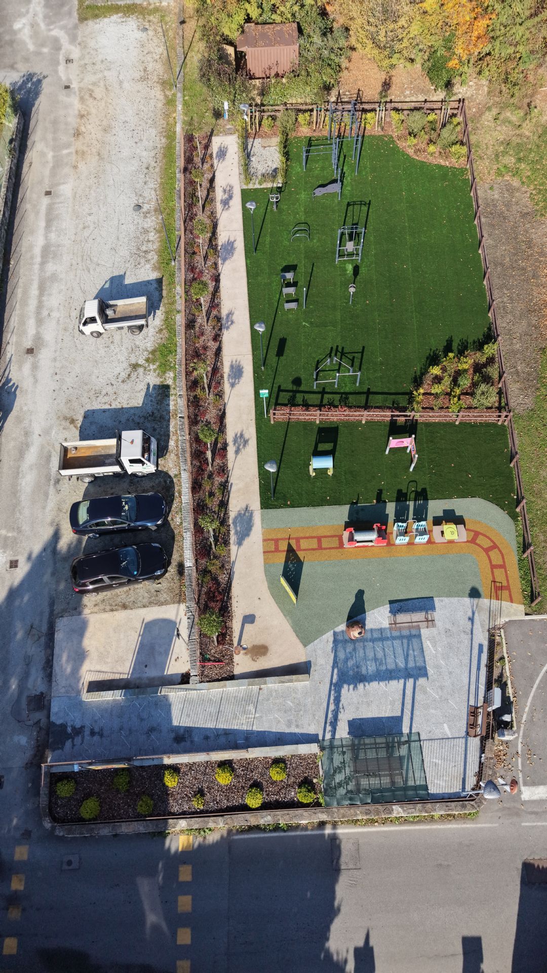 vista dall'alto dell'area parco giochi e area fitnell