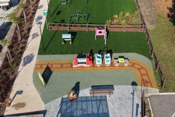 vista dall'alto dell'area parco giochi e area fitness